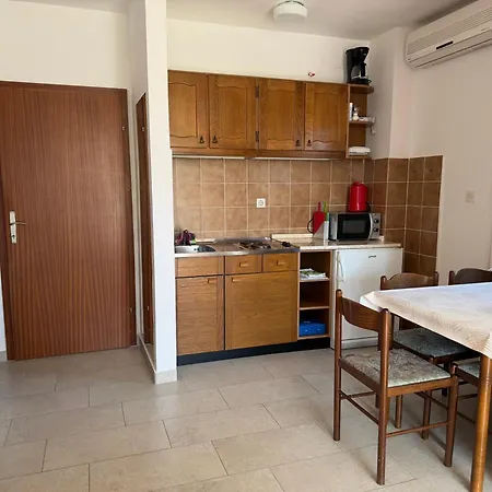 Ana Apartmán *