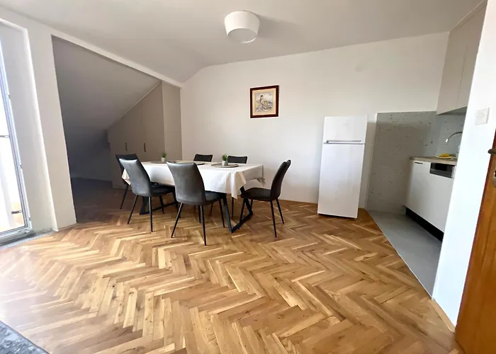 Ana Apartment *